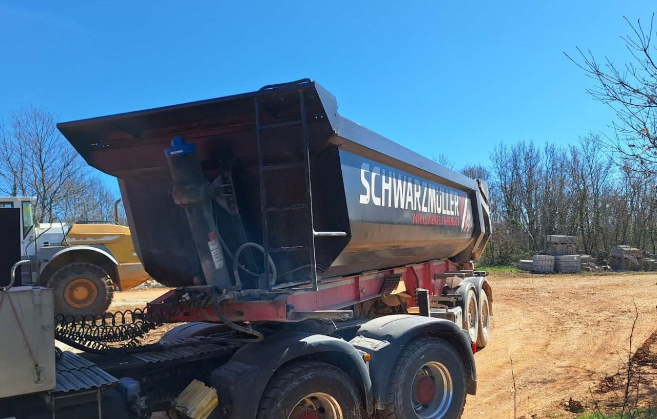 Schwarzmüller SMK10VLN Tipper Trailer - 2 Axle - 24m3 - Kiper poluprikolica: slika Schwarzmüller SMK10VLN Tipper Trailer - 2 Axle - 24m3 - Kiper poluprikolica Schwarzmüller SMK10VLN Tipper Trailer - 2 Axle - 24m3 - Kiper poluprikolica: slika Schwarzmüller SMK10VLN Tipper Trailer - 2 Axle - 24m3 - Kiper poluprikolica