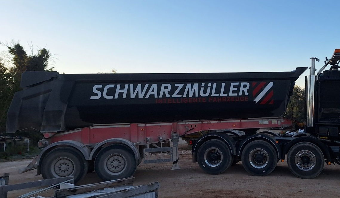 Schwarzmüller SMK10VLN Tipper Trailer - 2 Axle - 24m3 - Kiper poluprikolica: slika Schwarzmüller SMK10VLN Tipper Trailer - 2 Axle - 24m3 - Kiper poluprikolica Schwarzmüller SMK10VLN Tipper Trailer - 2 Axle - 24m3 - Kiper poluprikolica: slika Schwarzmüller SMK10VLN Tipper Trailer - 2 Axle - 24m3 - Kiper poluprikolica