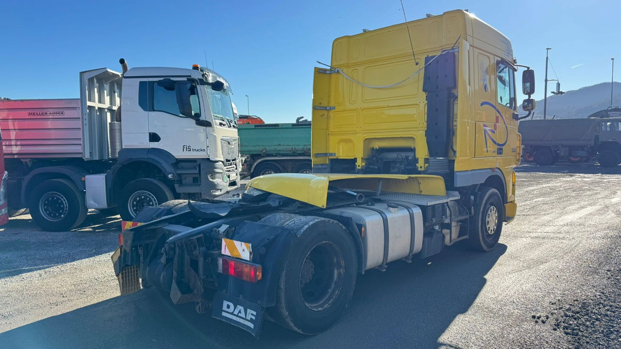 DAF XF 105.460 4x2 tractor unit - manual gear - Tegljač: slika DAF XF 105.460 4x2 tractor unit - manual gear - Tegljač DAF XF 105.460 4x2 tractor unit - manual gear - Tegljač: slika DAF XF 105.460 4x2 tractor unit - manual gear - Tegljač