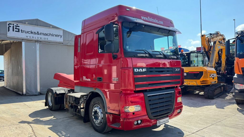 DAF XF 105.460 4x2 tractor unit - tipp. hydr. - Tegljač: slika DAF XF 105.460 4x2 tractor unit - tipp. hydr. - Tegljač DAF XF 105.460 4x2 tractor unit - tipp. hydr. - Tegljač: slika DAF XF 105.460 4x2 tractor unit - tipp. hydr. - Tegljač