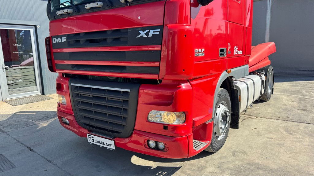 DAF XF 105.460 4x2 tractor unit - tipp. hydr. - Tegljač: slika DAF XF 105.460 4x2 tractor unit - tipp. hydr. - Tegljač DAF XF 105.460 4x2 tractor unit - tipp. hydr. - Tegljač: slika DAF XF 105.460 4x2 tractor unit - tipp. hydr. - Tegljač