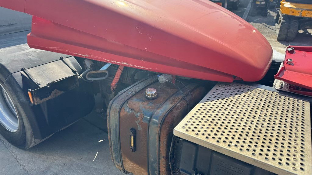 DAF XF 105.460 4x2 tractor unit - tipp. hydr. - Tegljač: slika DAF XF 105.460 4x2 tractor unit - tipp. hydr. - Tegljač DAF XF 105.460 4x2 tractor unit - tipp. hydr. - Tegljač: slika DAF XF 105.460 4x2 tractor unit - tipp. hydr. - Tegljač