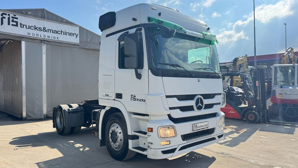 Mercedes-Benz Actros 1841 LS 4x2 tractor unit - retarder - Tegljač: slika Mercedes-Benz Actros 1841 LS 4x2 tractor unit - retarder - Tegljač Mercedes-Benz Actros 1841 LS 4x2 tractor unit - retarder - Tegljač: slika Mercedes-Benz Actros 1841 LS 4x2 tractor unit - retarder - Tegljač