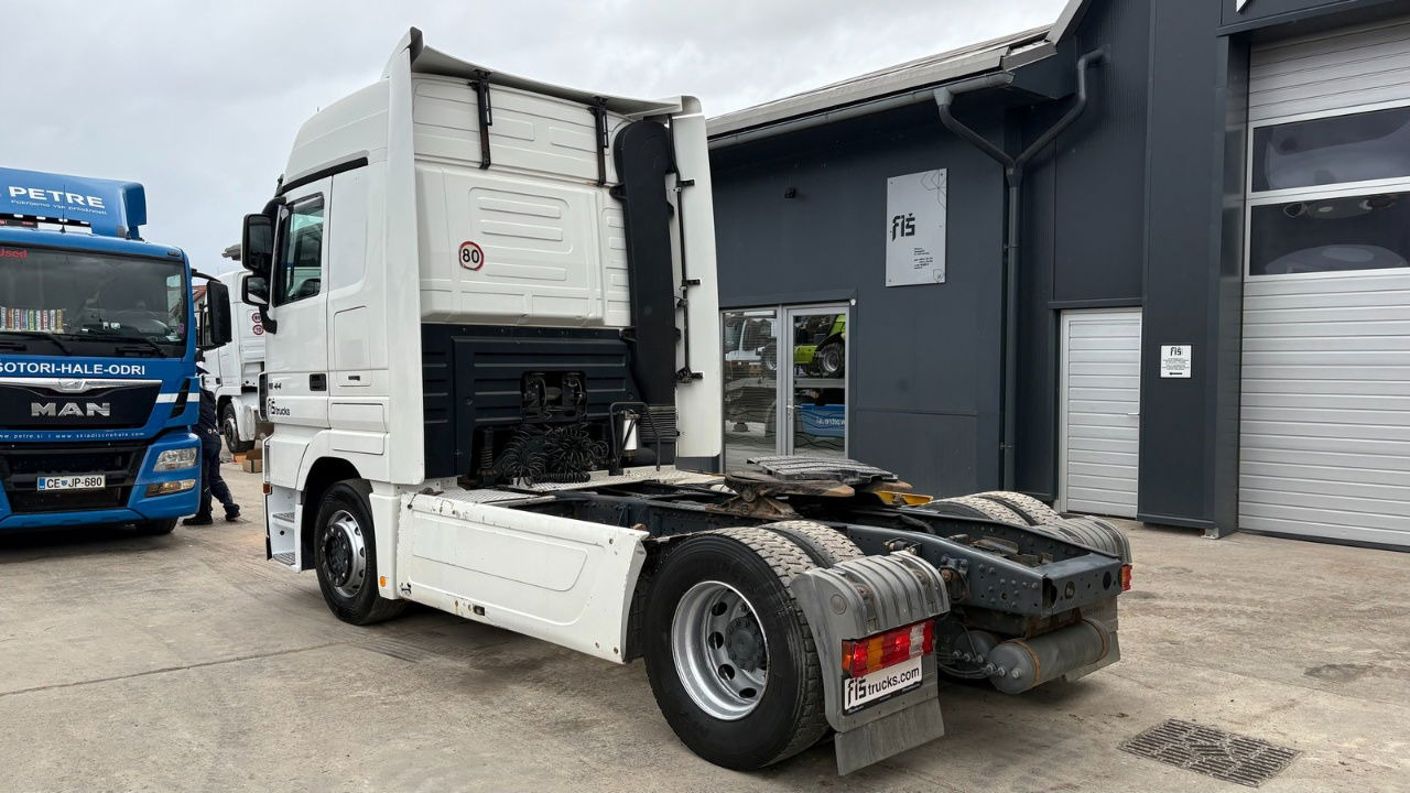 Mercedes-Benz Actros 1844 4x2 - tractor unit - retarder - Tegljač: slika Mercedes-Benz Actros 1844 4x2 - tractor unit - retarder - Tegljač Mercedes-Benz Actros 1844 4x2 - tractor unit - retarder - Tegljač: slika Mercedes-Benz Actros 1844 4x2 - tractor unit - retarder - Tegljač