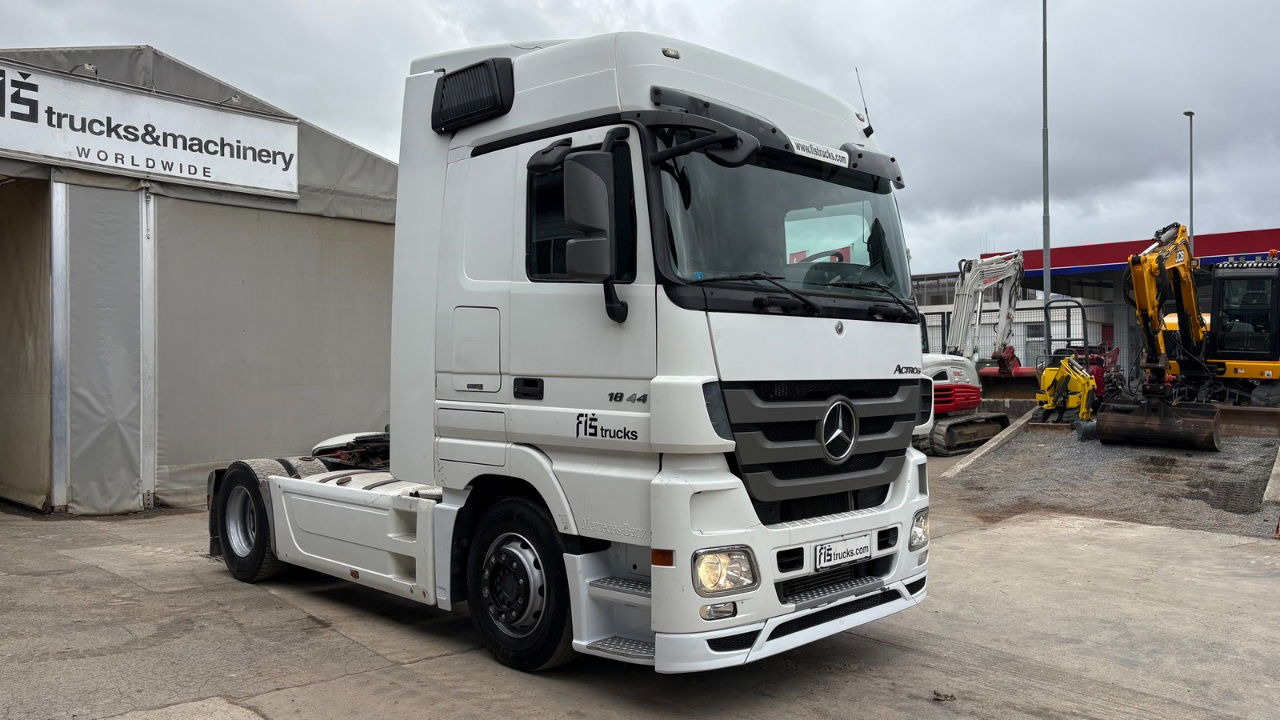 Mercedes-Benz Actros 1844 4x2 - tractor unit - retarder - Tegljač: slika Mercedes-Benz Actros 1844 4x2 - tractor unit - retarder - Tegljač Mercedes-Benz Actros 1844 4x2 - tractor unit - retarder - Tegljač: slika Mercedes-Benz Actros 1844 4x2 - tractor unit - retarder - Tegljač