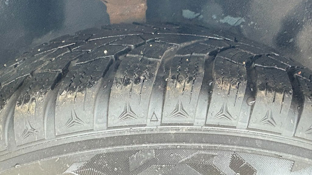 Toyota Carina 1.6 - Petrol - 5 Doors - Automobil: slika Toyota Carina 1.6 - Petrol - 5 Doors - Automobil Toyota Carina 1.6 - Petrol - 5 Doors - Automobil: slika Toyota Carina 1.6 - Petrol - 5 Doors - Automobil