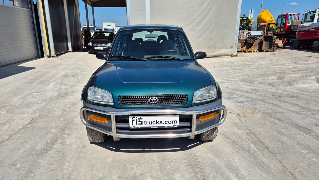 Toyota RAV4 2.0 - Petrol - Automatic - AC - SUV: slika Toyota RAV4 2.0 - Petrol - Automatic - AC - SUV Toyota RAV4 2.0 - Petrol - Automatic - AC - SUV: slika Toyota RAV4 2.0 - Petrol - Automatic - AC - SUV