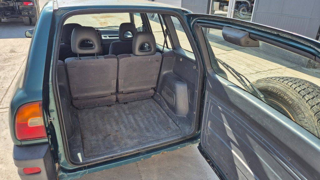 SUV Toyota RAV4 2.0 - Petrol - Automatic: slika SUV Toyota RAV4 2.0 - Petrol - Automatic