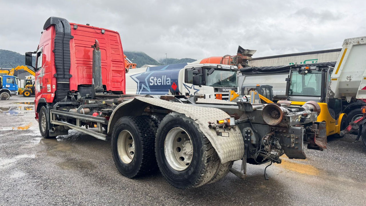 Volvo FH 12 460 6x2 Meiller abroll tipper - motor brake - lifting axle - Transporter kontejnera/ Kamion s izmjenjivim sanducima: slika Volvo FH 12 460 6x2 Meiller abroll tipper - motor brake - lifting axle - Transporter kontejnera/ Kamion s izmjenjivim sanducima Volvo FH 12 460 6x2 Meiller abroll tipper - motor brake - lifting axle - Transporter kontejnera/ Kamion s izmjenjivim sanducima: slika Volvo FH 12 460 6x2 Meiller abroll tipper - motor brake - lifting axle - Transporter kontejnera/ Kamion s izmjenjivim sanducima