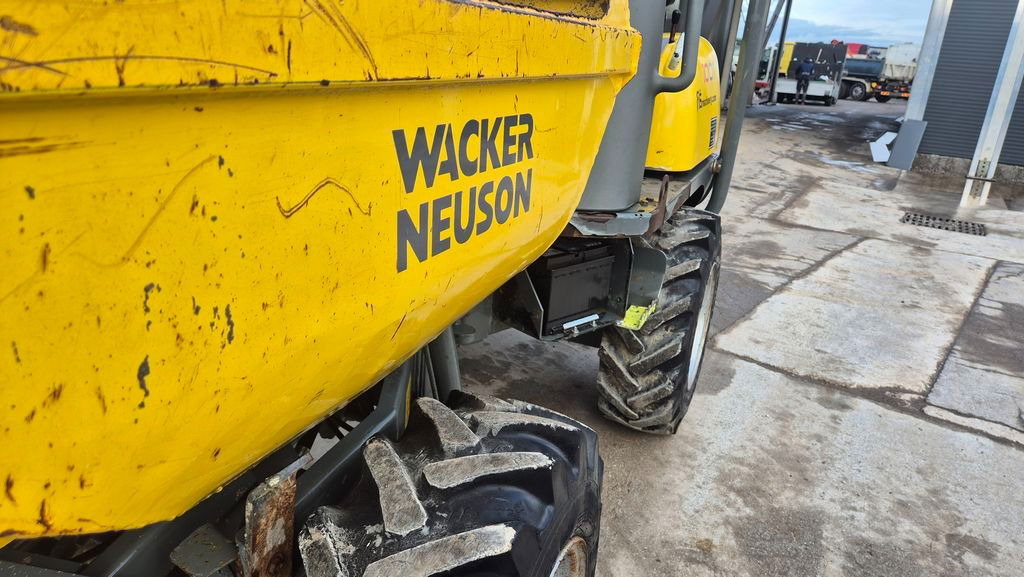 WACKER NEUSON 1001 - 2017 Year - 1540 Working Hours - Mini istovarivač: slika WACKER NEUSON 1001 - 2017 Year - 1540 Working Hours - Mini istovarivač WACKER NEUSON 1001 - 2017 Year - 1540 Working Hours - Mini istovarivač: slika WACKER NEUSON 1001 - 2017 Year - 1540 Working Hours - Mini istovarivač