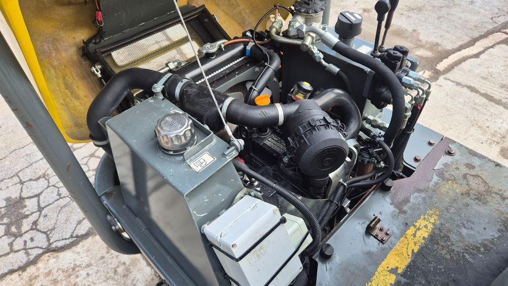 Mini istovarivač WACKER NEUSON 1001 - 2017 Year - 1540 Working Hours: slika Mini istovarivač WACKER NEUSON 1001 - 2017 Year - 1540 Working Hours Mini istovarivač WACKER NEUSON 1001 - 2017 Year - 1540 Working Hours: slika Mini istovarivač WACKER NEUSON 1001 - 2017 Year - 1540 Working Hours