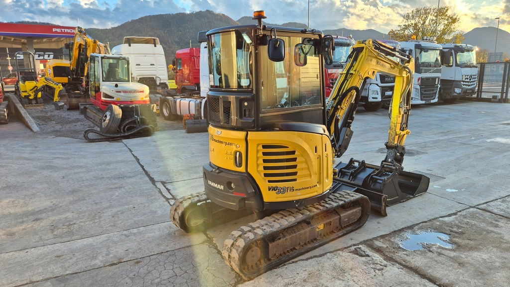 Yanmar VIO33-6 - Powertilt - 3X NEW Buckets - 2020 - Mini bager: slika Yanmar VIO33-6 - Powertilt - 3X NEW Buckets - 2020 - Mini bager Yanmar VIO33-6 - Powertilt - 3X NEW Buckets - 2020 - Mini bager: slika Yanmar VIO33-6 - Powertilt - 3X NEW Buckets - 2020 - Mini bager