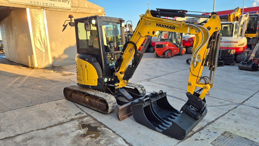 Yanmar VIO33-6 - Powertilt - 3X NEW Buckets - 2020 - Mini bager: slika Yanmar VIO33-6 - Powertilt - 3X NEW Buckets - 2020 - Mini bager Yanmar VIO33-6 - Powertilt - 3X NEW Buckets - 2020 - Mini bager: slika Yanmar VIO33-6 - Powertilt - 3X NEW Buckets - 2020 - Mini bager
