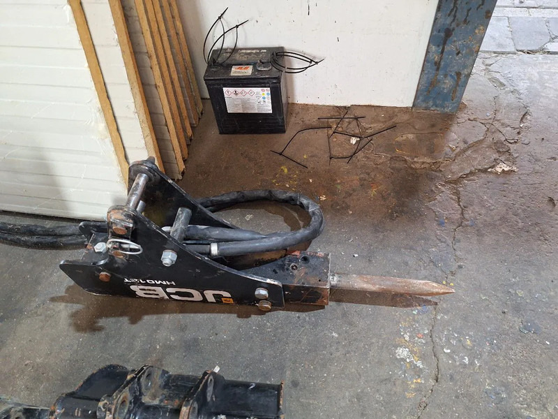 Mini bager JCB 8008 CTS: slika Mini bager JCB 8008 CTS