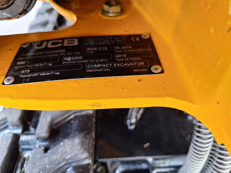 Mini bager JCB 8008 CTS: slika Mini bager JCB 8008 CTS