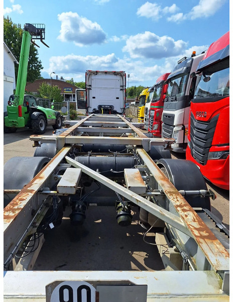 Trailor SYY3TT ADR - Transporter kontejnera/ Poluprikolica s izmjenjivim sanducima: slika Trailor SYY3TT ADR - Transporter kontejnera/ Poluprikolica s izmjenjivim sanducima Trailor SYY3TT ADR - Transporter kontejnera/ Poluprikolica s izmjenjivim sanducima: slika Trailor SYY3TT ADR - Transporter kontejnera/ Poluprikolica s izmjenjivim sanducima