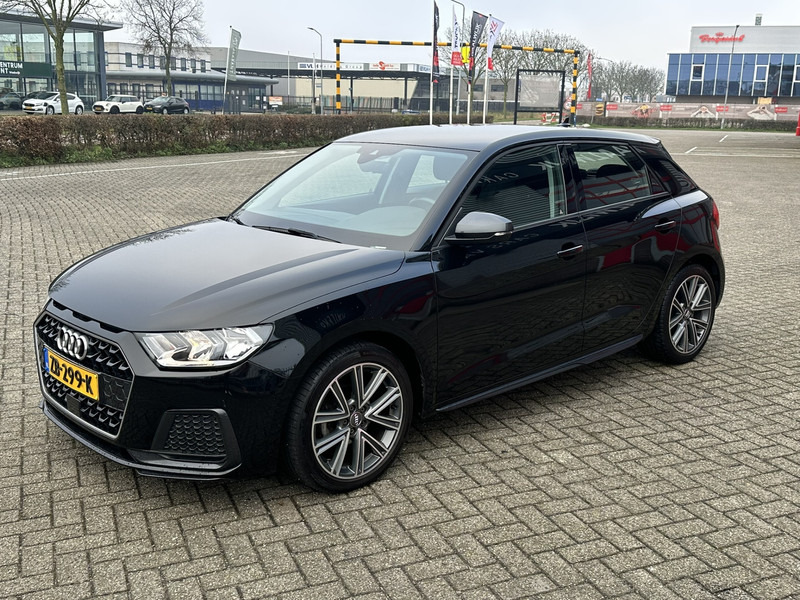 Audi A1 Sportback 25 TFSI Carplay NL Auto Epic Sportback - Automobil: slika Audi A1 Sportback 25 TFSI Carplay NL Auto Epic Sportback - Automobil Audi A1 Sportback 25 TFSI Carplay NL Auto Epic Sportback - Automobil: slika Audi A1 Sportback 25 TFSI Carplay NL Auto Epic Sportback - Automobil