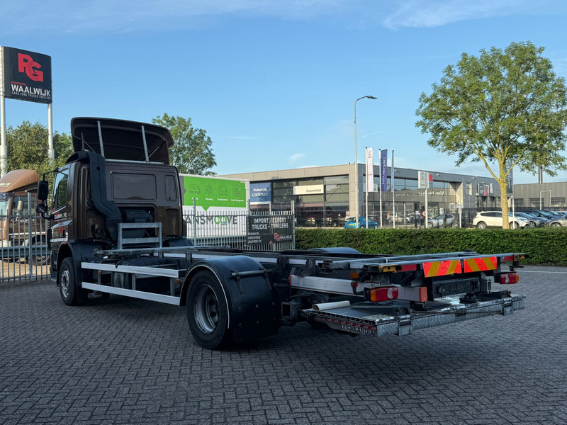 DAF CF65 220 - Kamion-šasija: slika DAF CF65 220 - Kamion-šasija DAF CF65 220 - Kamion-šasija: slika DAF CF65 220 - Kamion-šasija