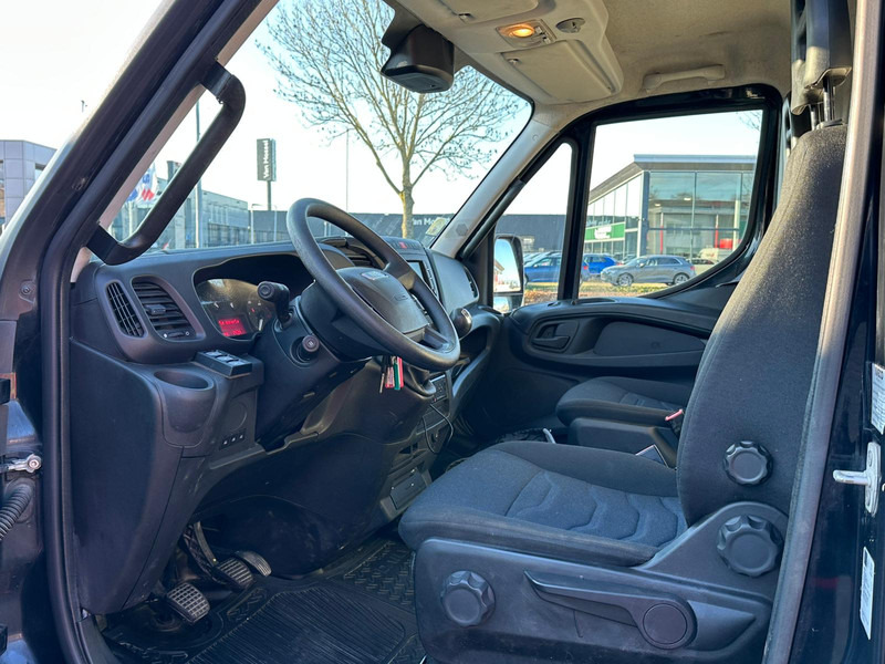 Iveco 50C18 - Furgon: slika Iveco 50C18 - Furgon Iveco 50C18 - Furgon: slika Iveco 50C18 - Furgon