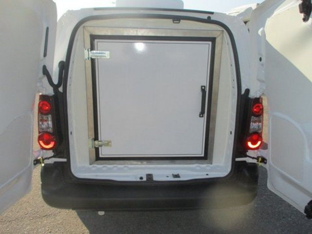 Citroën Berlingo freezer - Dostavno vozilo hladnjača: slika Citroën Berlingo freezer - Dostavno vozilo hladnjača Citroën Berlingo freezer - Dostavno vozilo hladnjača: slika Citroën Berlingo freezer - Dostavno vozilo hladnjača