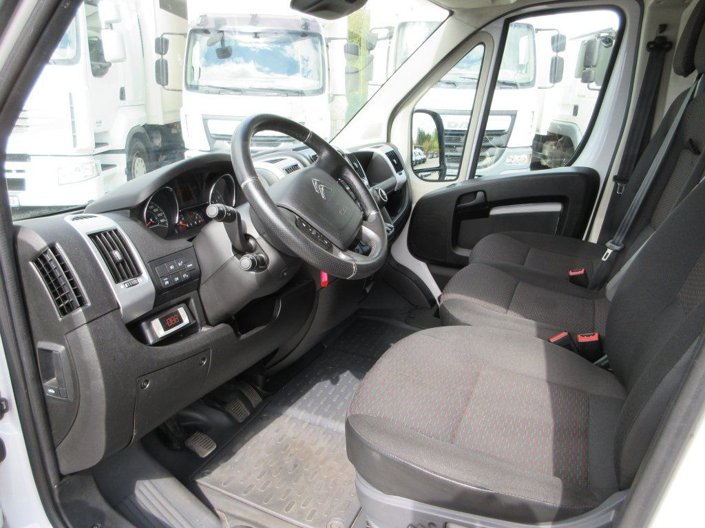 Citroën Jumper 2,2 HDi - Dostavno vozilo hladnjača: slika Citroën Jumper 2,2 HDi - Dostavno vozilo hladnjača Citroën Jumper 2,2 HDi - Dostavno vozilo hladnjača: slika Citroën Jumper 2,2 HDi - Dostavno vozilo hladnjača