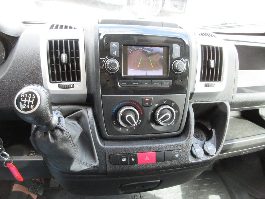 Citroën Jumper 2,2 HDi - Dostavno vozilo hladnjača: slika Citroën Jumper 2,2 HDi - Dostavno vozilo hladnjača Citroën Jumper 2,2 HDi - Dostavno vozilo hladnjača: slika Citroën Jumper 2,2 HDi - Dostavno vozilo hladnjača