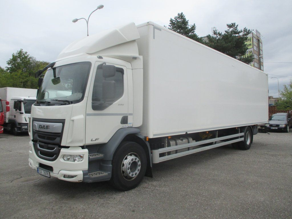 DAF 18.290  - Kamion sandučar: slika DAF 18.290  - Kamion sandučar DAF 18.290  - Kamion sandučar: slika DAF 18.290  - Kamion sandučar