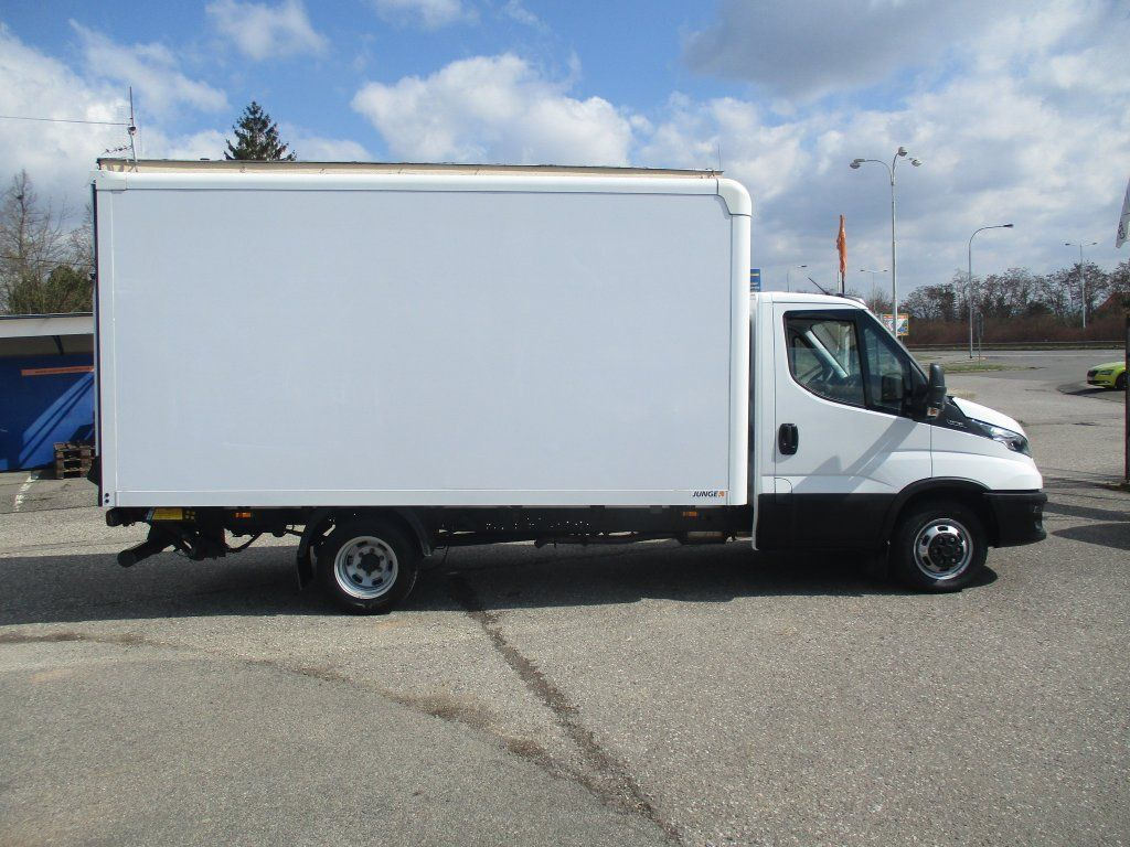 Iveco 35C16 Daily,2.3L Palfinger - Dostavno vozilo sa zatvorenim sandukom: slika Iveco 35C16 Daily,2.3L Palfinger - Dostavno vozilo sa zatvorenim sandukom Iveco 35C16 Daily,2.3L Palfinger - Dostavno vozilo sa zatvorenim sandukom: slika Iveco 35C16 Daily,2.3L Palfinger - Dostavno vozilo sa zatvorenim sandukom