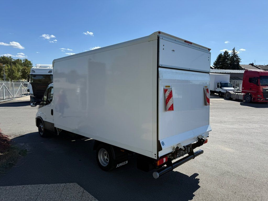 Iveco 35C16 Daily - Dostavno vozilo sa zatvorenim sandukom: slika Iveco 35C16 Daily - Dostavno vozilo sa zatvorenim sandukom Iveco 35C16 Daily - Dostavno vozilo sa zatvorenim sandukom: slika Iveco 35C16 Daily - Dostavno vozilo sa zatvorenim sandukom
