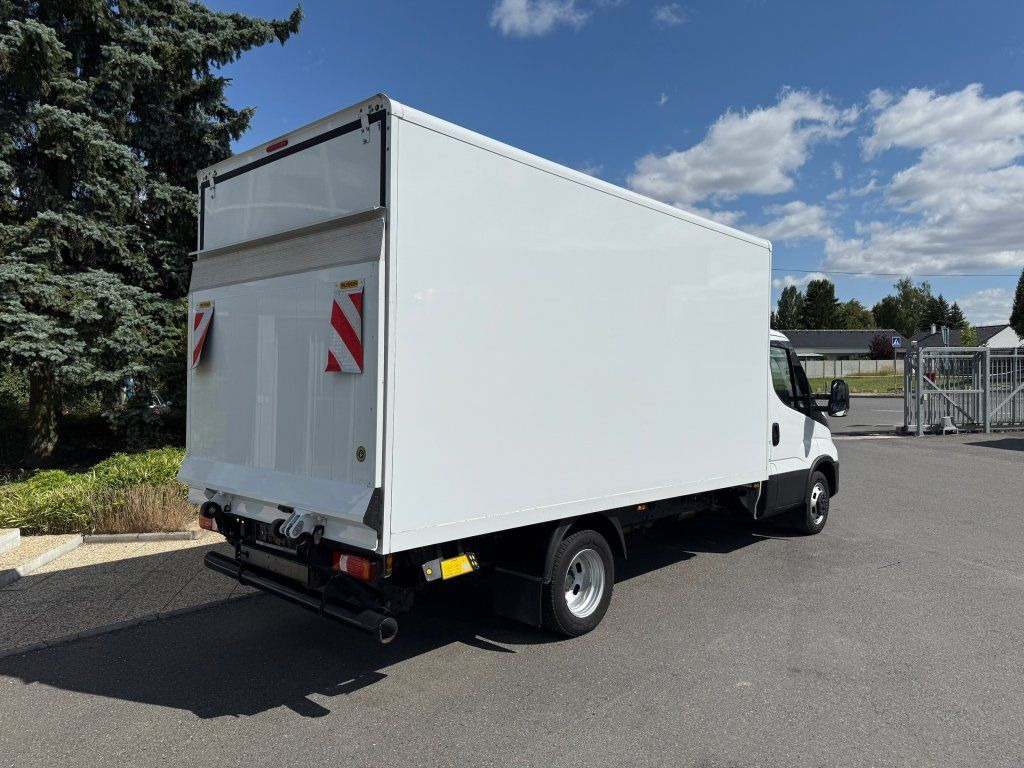 Iveco 35C16 Daily - Dostavno vozilo sa zatvorenim sandukom: slika Iveco 35C16 Daily - Dostavno vozilo sa zatvorenim sandukom Iveco 35C16 Daily - Dostavno vozilo sa zatvorenim sandukom: slika Iveco 35C16 Daily - Dostavno vozilo sa zatvorenim sandukom