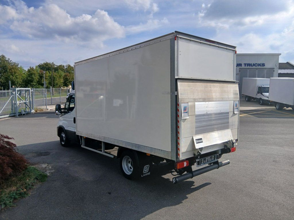 Iveco 35C16 Daily - Dostavno vozilo sa zatvorenim sandukom: slika Iveco 35C16 Daily - Dostavno vozilo sa zatvorenim sandukom Iveco 35C16 Daily - Dostavno vozilo sa zatvorenim sandukom: slika Iveco 35C16 Daily - Dostavno vozilo sa zatvorenim sandukom