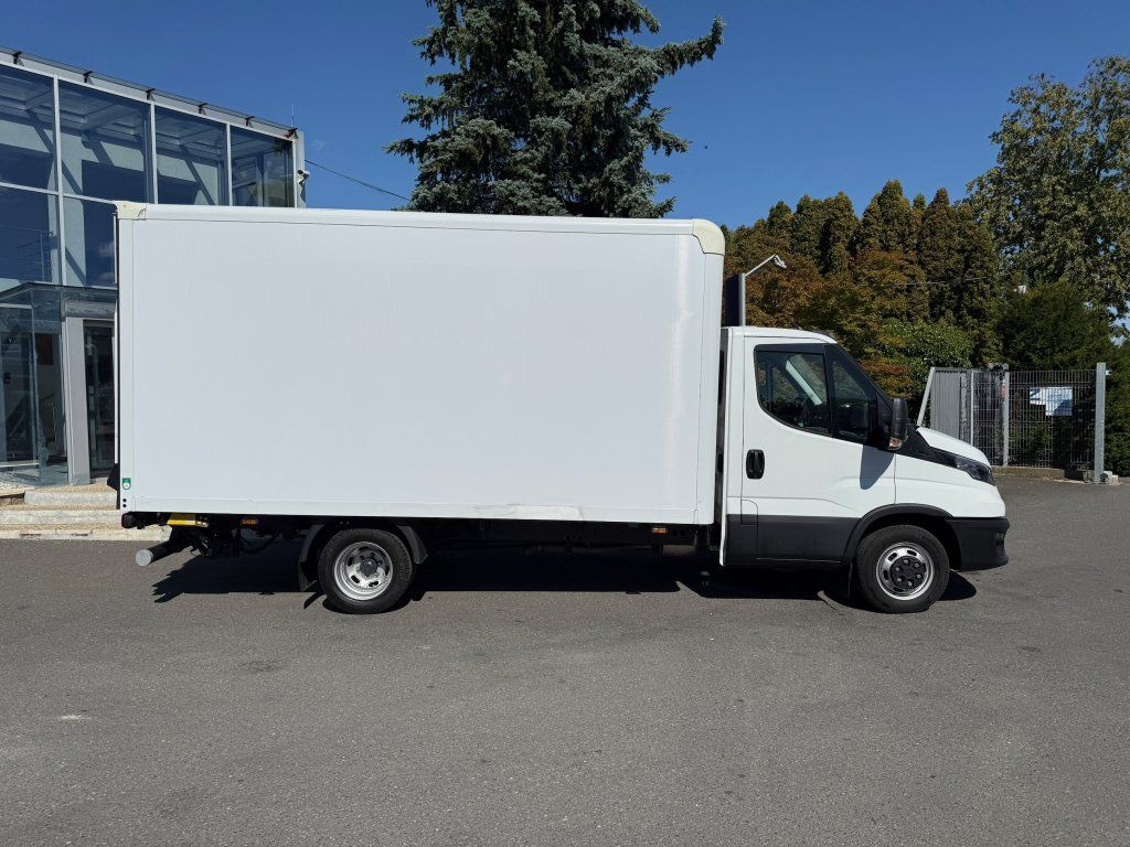 Iveco 35C16 Daily - Dostavno vozilo sa zatvorenim sandukom: slika Iveco 35C16 Daily - Dostavno vozilo sa zatvorenim sandukom Iveco 35C16 Daily - Dostavno vozilo sa zatvorenim sandukom: slika Iveco 35C16 Daily - Dostavno vozilo sa zatvorenim sandukom
