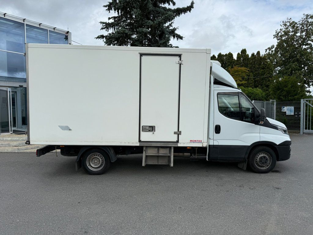 Iveco 35S16 Daily - Dostavno vozilo hladnjača: slika  Iveco 35S16 Daily - Dostavno vozilo hladnjača Iveco 35S16 Daily - Dostavno vozilo hladnjača: slika  Iveco 35S16 Daily - Dostavno vozilo hladnjača