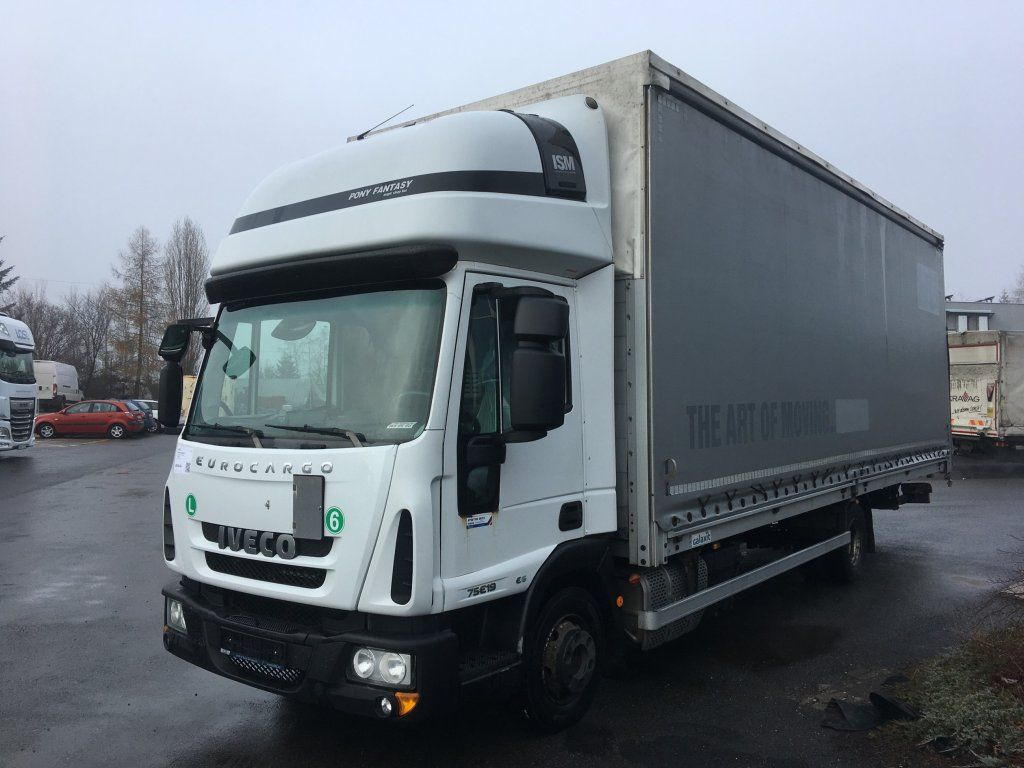 Iveco 75-190 Eurocargo 18 Pal. Dhollandia 1000 kg - Dostavno vozilo s ceradom: slika Iveco 75-190 Eurocargo 18 Pal. Dhollandia 1000 kg - Dostavno vozilo s ceradom Iveco 75-190 Eurocargo 18 Pal. Dhollandia 1000 kg - Dostavno vozilo s ceradom: slika Iveco 75-190 Eurocargo 18 Pal. Dhollandia 1000 kg - Dostavno vozilo s ceradom