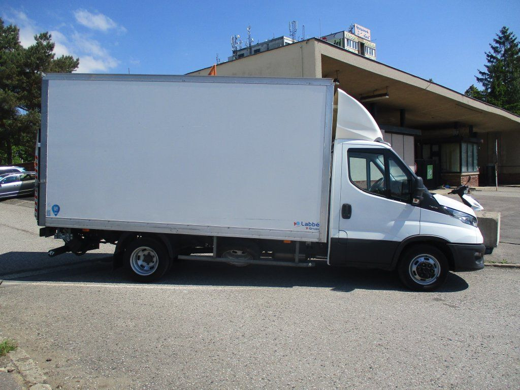 Iveco Daily 35C16 3.0 - Dostavno vozilo sa zatvorenim sandukom: slika Iveco Daily 35C16 3.0 - Dostavno vozilo sa zatvorenim sandukom Iveco Daily 35C16 3.0 - Dostavno vozilo sa zatvorenim sandukom: slika Iveco Daily 35C16 3.0 - Dostavno vozilo sa zatvorenim sandukom
