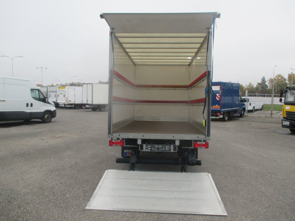 Dostavno vozilo sa zatvorenim sandukom Iveco Daily 35C16: slika Dostavno vozilo sa zatvorenim sandukom Iveco Daily 35C16