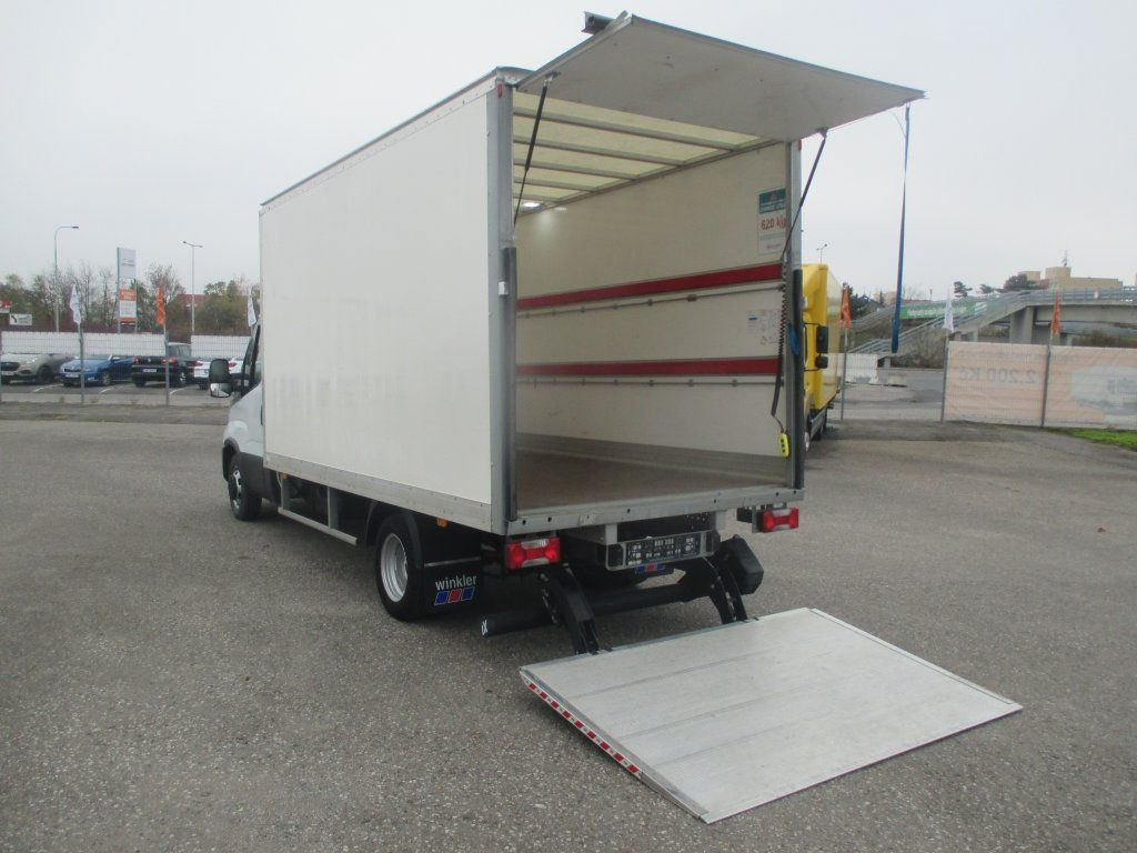 Dostavno vozilo sa zatvorenim sandukom Iveco Daily 35C16: slika Dostavno vozilo sa zatvorenim sandukom Iveco Daily 35C16