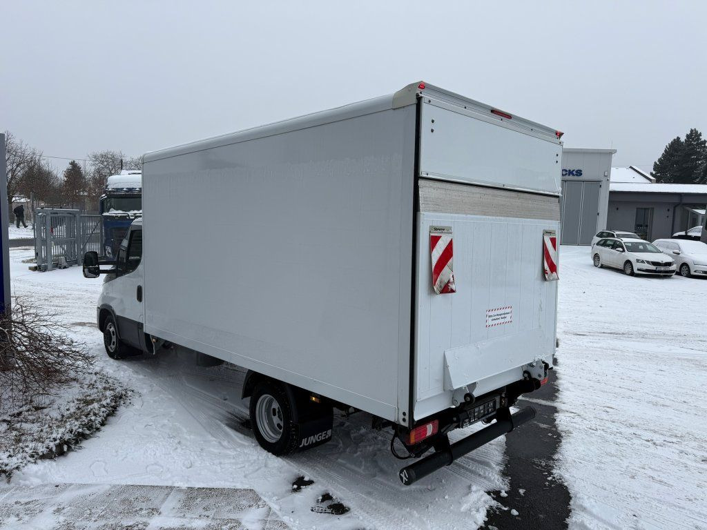 Iveco Daily 35C16 - Dostavno vozilo sa zatvorenim sandukom: slika Iveco Daily 35C16 - Dostavno vozilo sa zatvorenim sandukom Iveco Daily 35C16 - Dostavno vozilo sa zatvorenim sandukom: slika Iveco Daily 35C16 - Dostavno vozilo sa zatvorenim sandukom