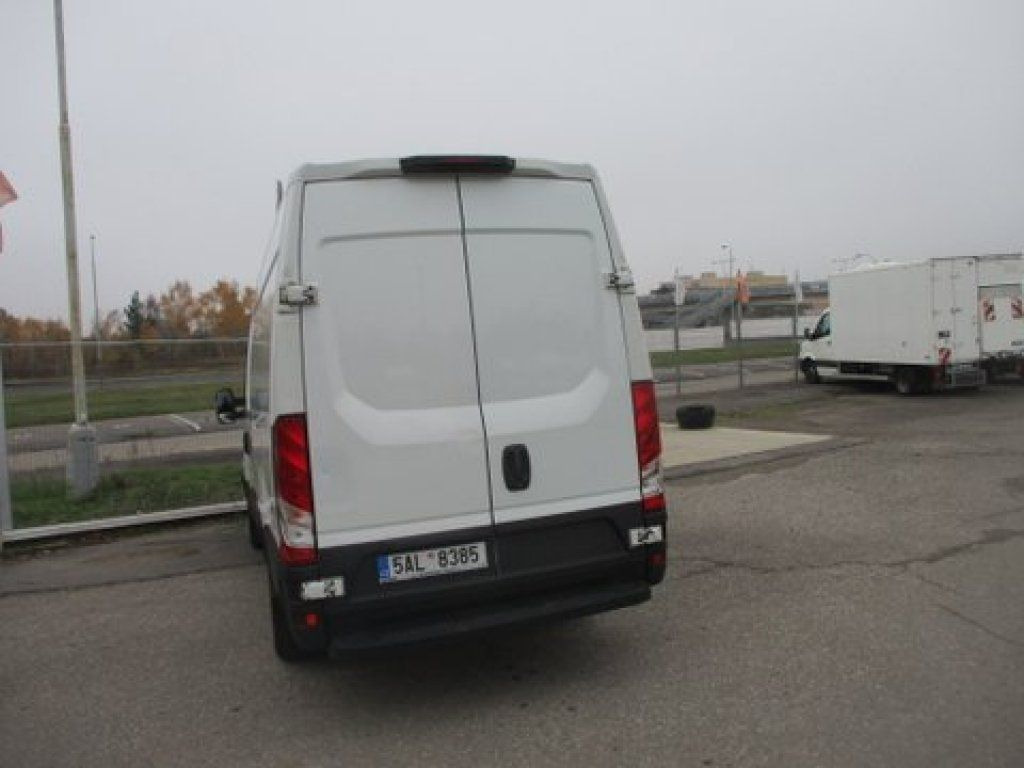 Furgon Iveco Daily 35S15V: slika Furgon Iveco Daily 35S15V