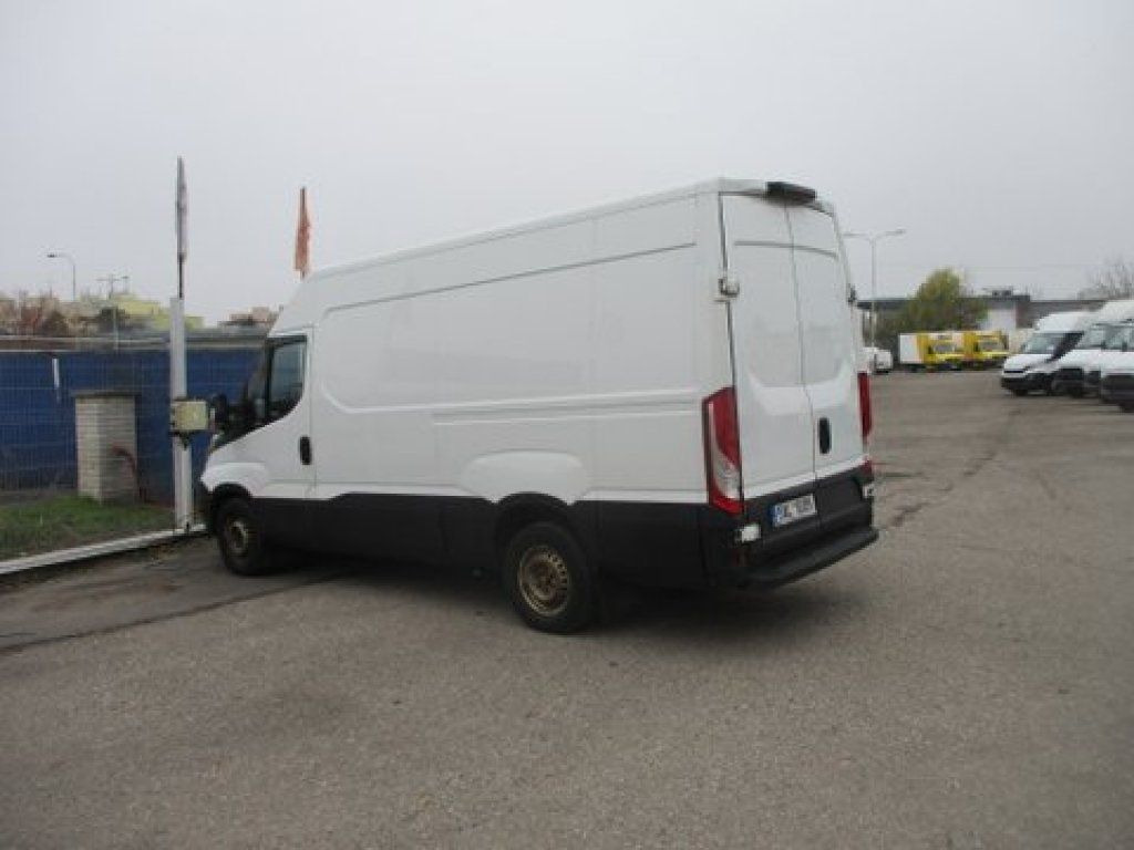Furgon Iveco Daily 35S15V: slika Furgon Iveco Daily 35S15V