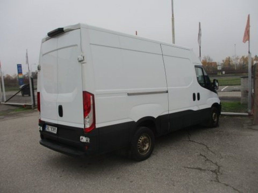 Furgon Iveco Daily 35S15V: slika Furgon Iveco Daily 35S15V
