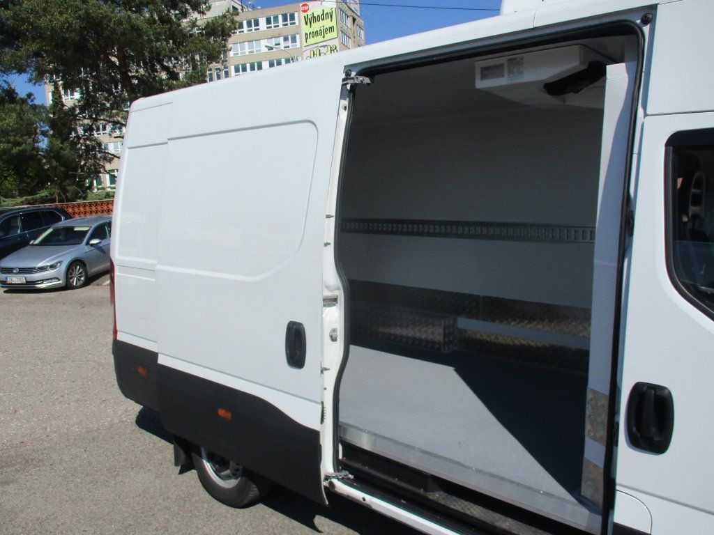 Iveco Daily 35S16 2.3L - Dostavno vozilo hladnjača: slika Iveco Daily 35S16 2.3L - Dostavno vozilo hladnjača Iveco Daily 35S16 2.3L - Dostavno vozilo hladnjača: slika Iveco Daily 35S16 2.3L - Dostavno vozilo hladnjača
