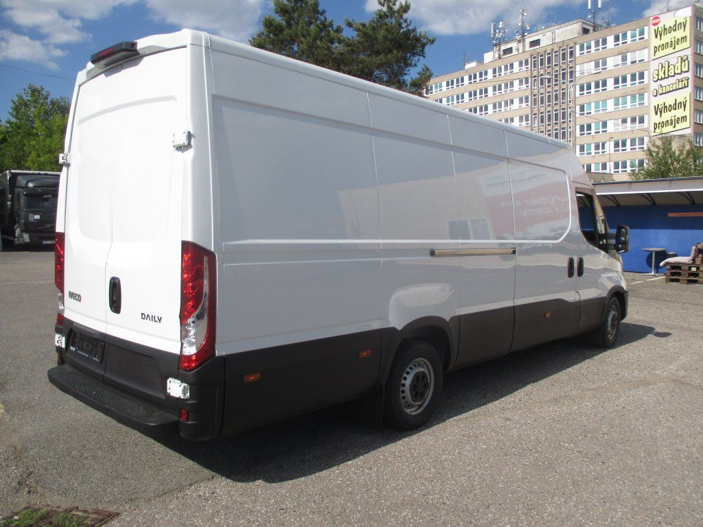 Iveco Daily 35S16 - Furgon: slika  Iveco Daily 35S16 - Furgon Iveco Daily 35S16 - Furgon: slika  Iveco Daily 35S16 - Furgon