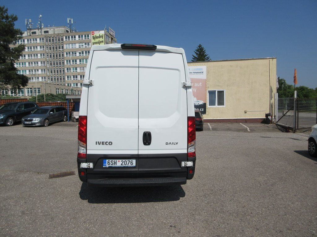 Iveco Daily 35S16 - Furgon: slika  Iveco Daily 35S16 - Furgon Iveco Daily 35S16 - Furgon: slika  Iveco Daily 35S16 - Furgon