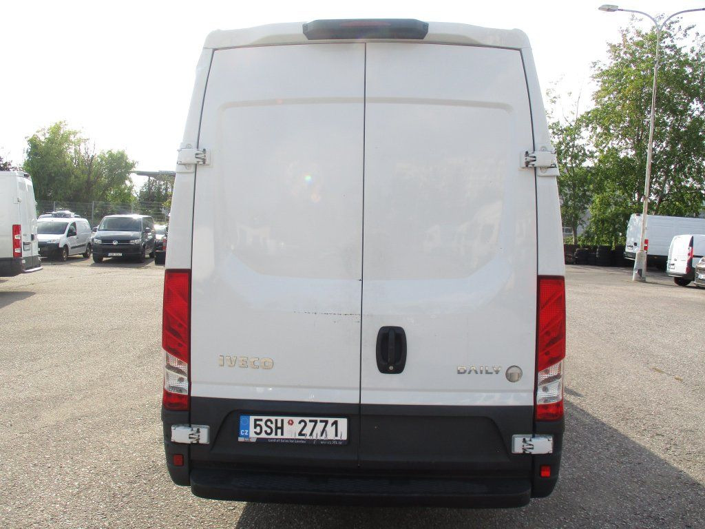 Iveco Daily 35S16 - Furgon: slika  Iveco Daily 35S16 - Furgon Iveco Daily 35S16 - Furgon: slika  Iveco Daily 35S16 - Furgon