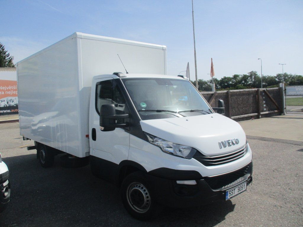 Iveco Daily 35S16 - Dostavno vozilo sa zatvorenim sandukom: slika Iveco Daily 35S16 - Dostavno vozilo sa zatvorenim sandukom Iveco Daily 35S16 - Dostavno vozilo sa zatvorenim sandukom: slika Iveco Daily 35S16 - Dostavno vozilo sa zatvorenim sandukom