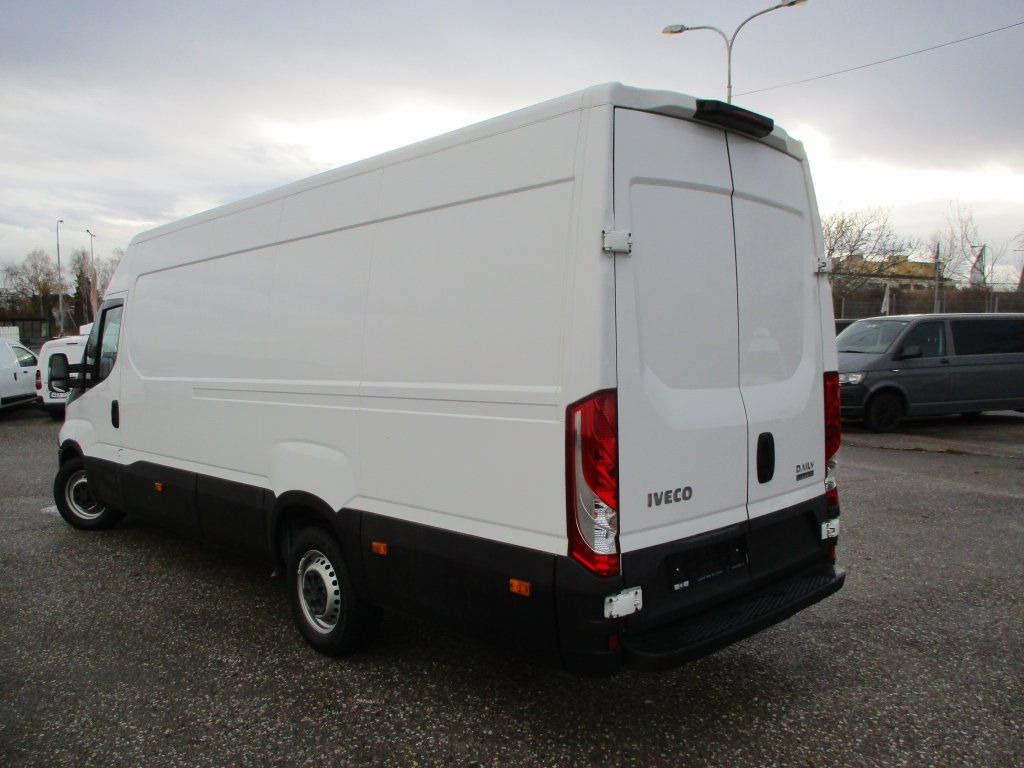 Iveco Daily 35S16 Hi Matic - Furgon: slika  Iveco Daily 35S16 Hi Matic - Furgon Iveco Daily 35S16 Hi Matic - Furgon: slika  Iveco Daily 35S16 Hi Matic - Furgon