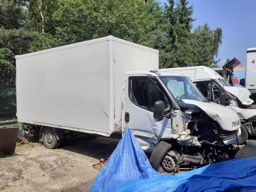 Iveco Daily 35S16 mit LBW DAMAGED - Dostavno vozilo sa zatvorenim sandukom: slika Iveco Daily 35S16 mit LBW DAMAGED - Dostavno vozilo sa zatvorenim sandukom Iveco Daily 35S16 mit LBW DAMAGED - Dostavno vozilo sa zatvorenim sandukom: slika Iveco Daily 35S16 mit LBW DAMAGED - Dostavno vozilo sa zatvorenim sandukom