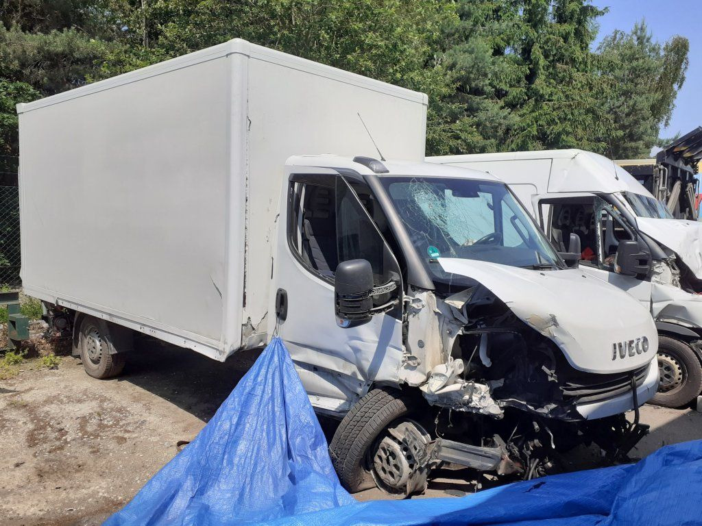 Iveco Daily 35S16 mit LBW DAMAGED - Dostavno vozilo sa zatvorenim sandukom: slika Iveco Daily 35S16 mit LBW DAMAGED - Dostavno vozilo sa zatvorenim sandukom Iveco Daily 35S16 mit LBW DAMAGED - Dostavno vozilo sa zatvorenim sandukom: slika Iveco Daily 35S16 mit LBW DAMAGED - Dostavno vozilo sa zatvorenim sandukom