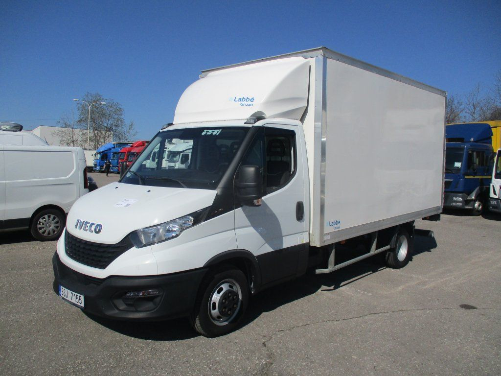 Iveco Daily 35c16 3.0l - Dostavno vozilo sa zatvorenim sandukom: slika Iveco Daily 35c16 3.0l - Dostavno vozilo sa zatvorenim sandukom Iveco Daily 35c16 3.0l - Dostavno vozilo sa zatvorenim sandukom: slika Iveco Daily 35c16 3.0l - Dostavno vozilo sa zatvorenim sandukom